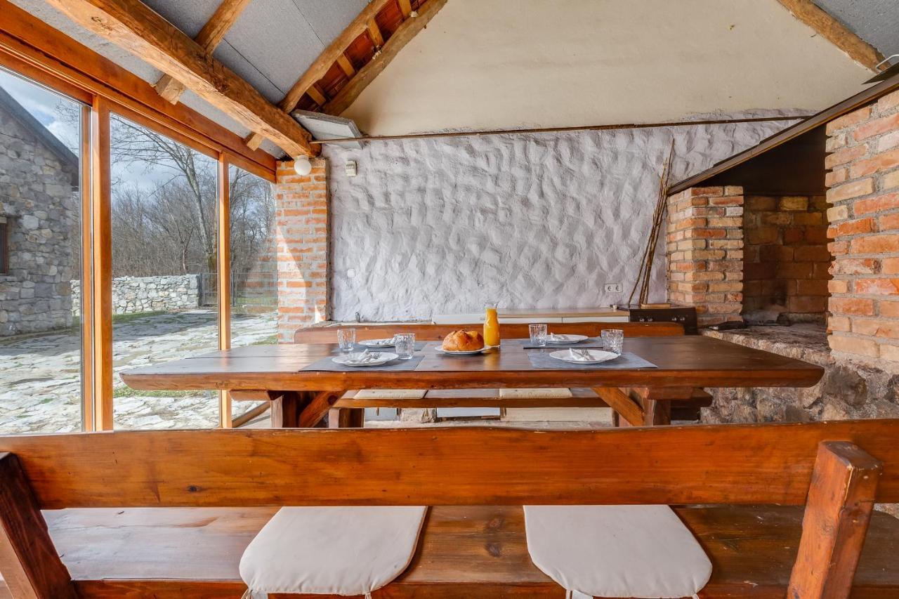 Sokol - Secret Forest House Gračac エクステリア 写真